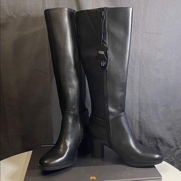 Giani Bernini Black Heeled Boots - Picture 2 of 6